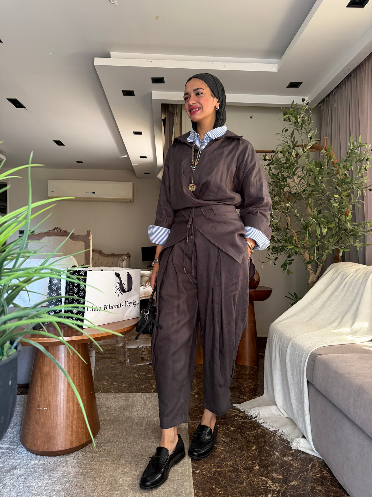 The Relaxed Wrap Set In Dark Grey