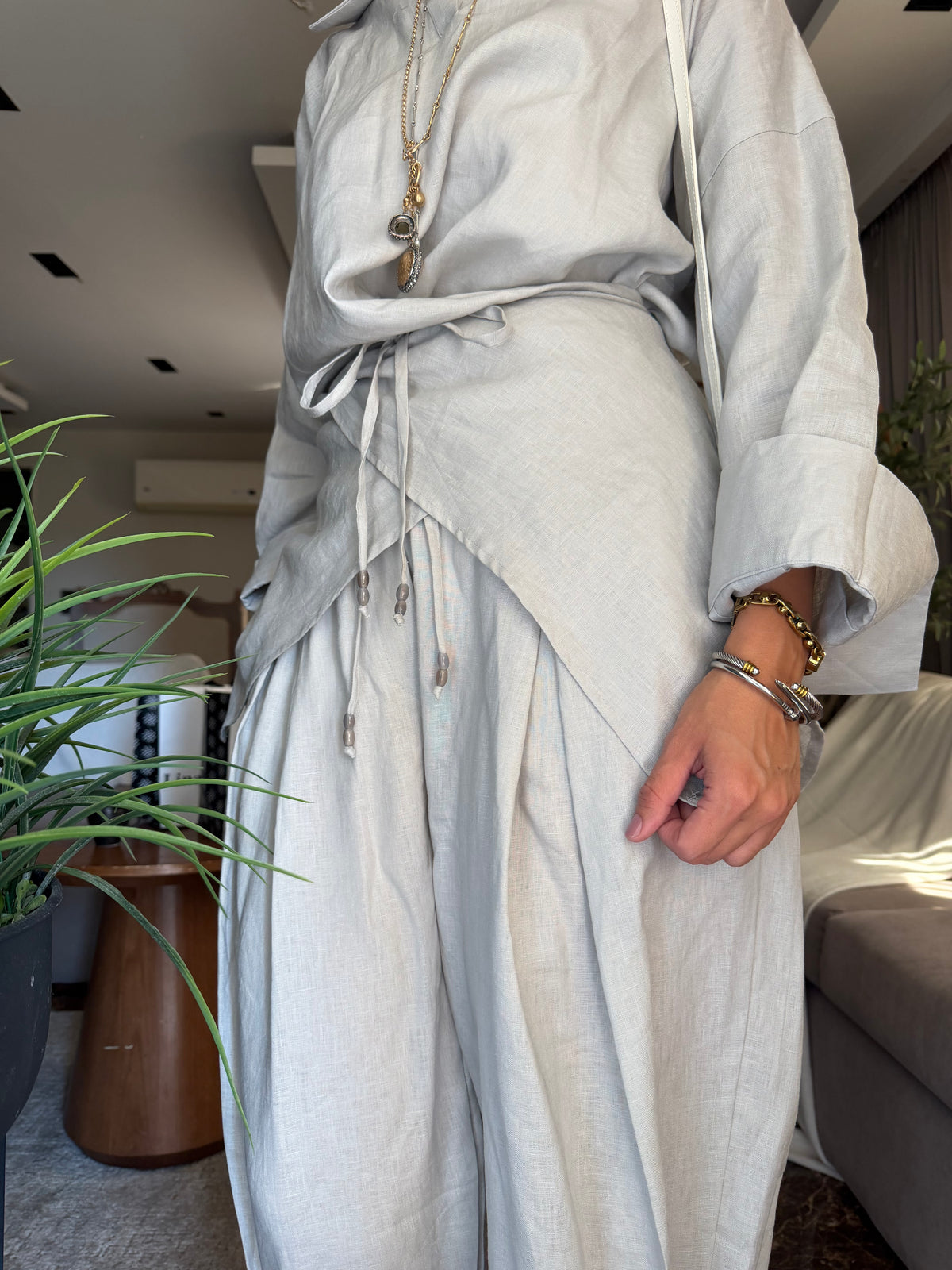 The Relaxed Wrap Set In Light Gery