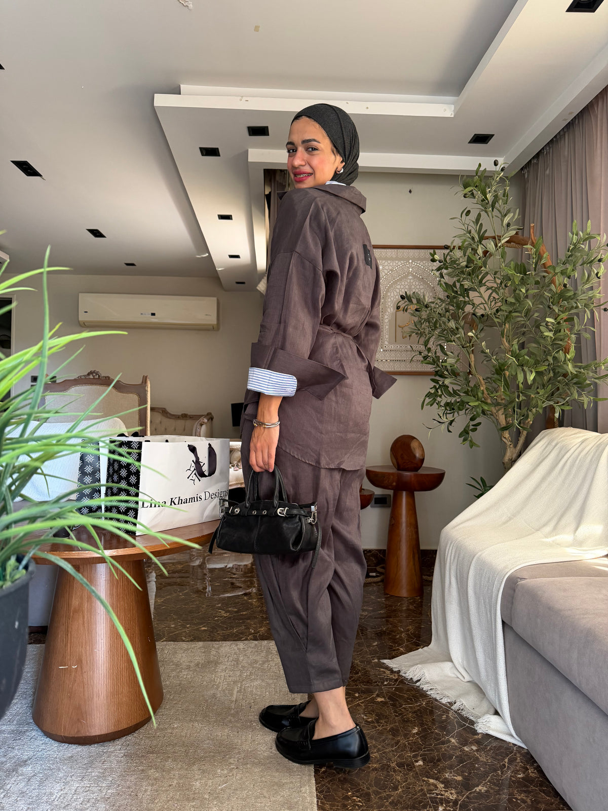 The Relaxed Wrap Set In Dark Grey