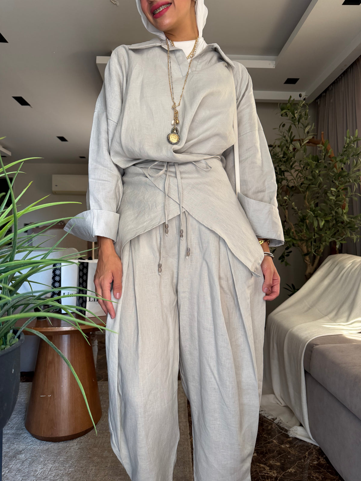 The Relaxed Wrap Set In Light Gery